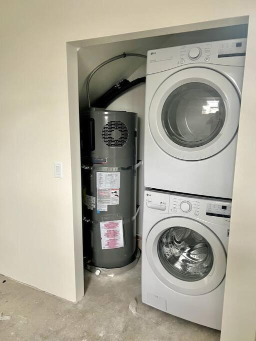 Brand New Custom Built Cottage In Downtown W/Pool! セイラム エクステリア 写真