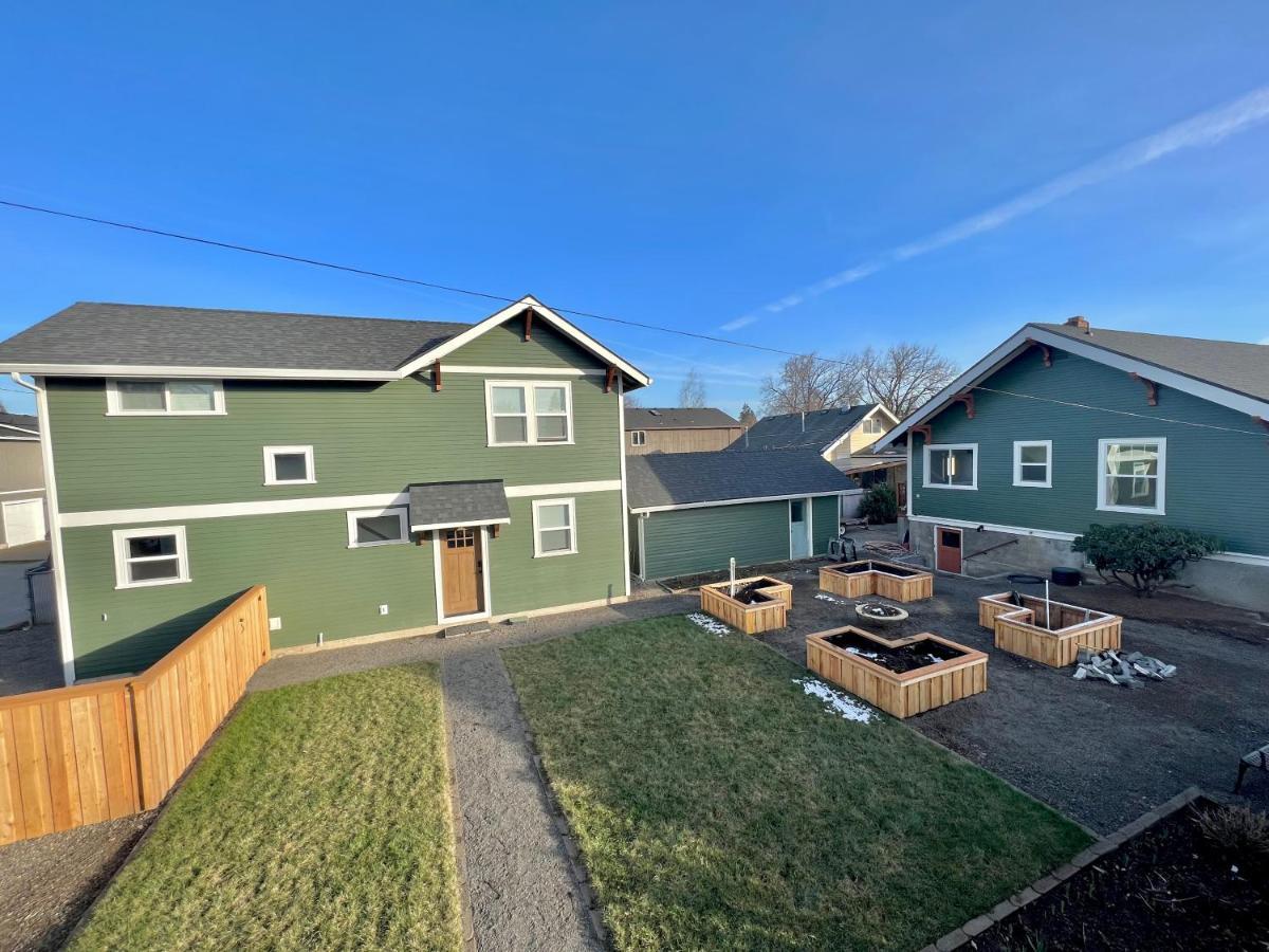 Brand New Custom Built Cottage In Downtown W/Pool! セイラム エクステリア 写真